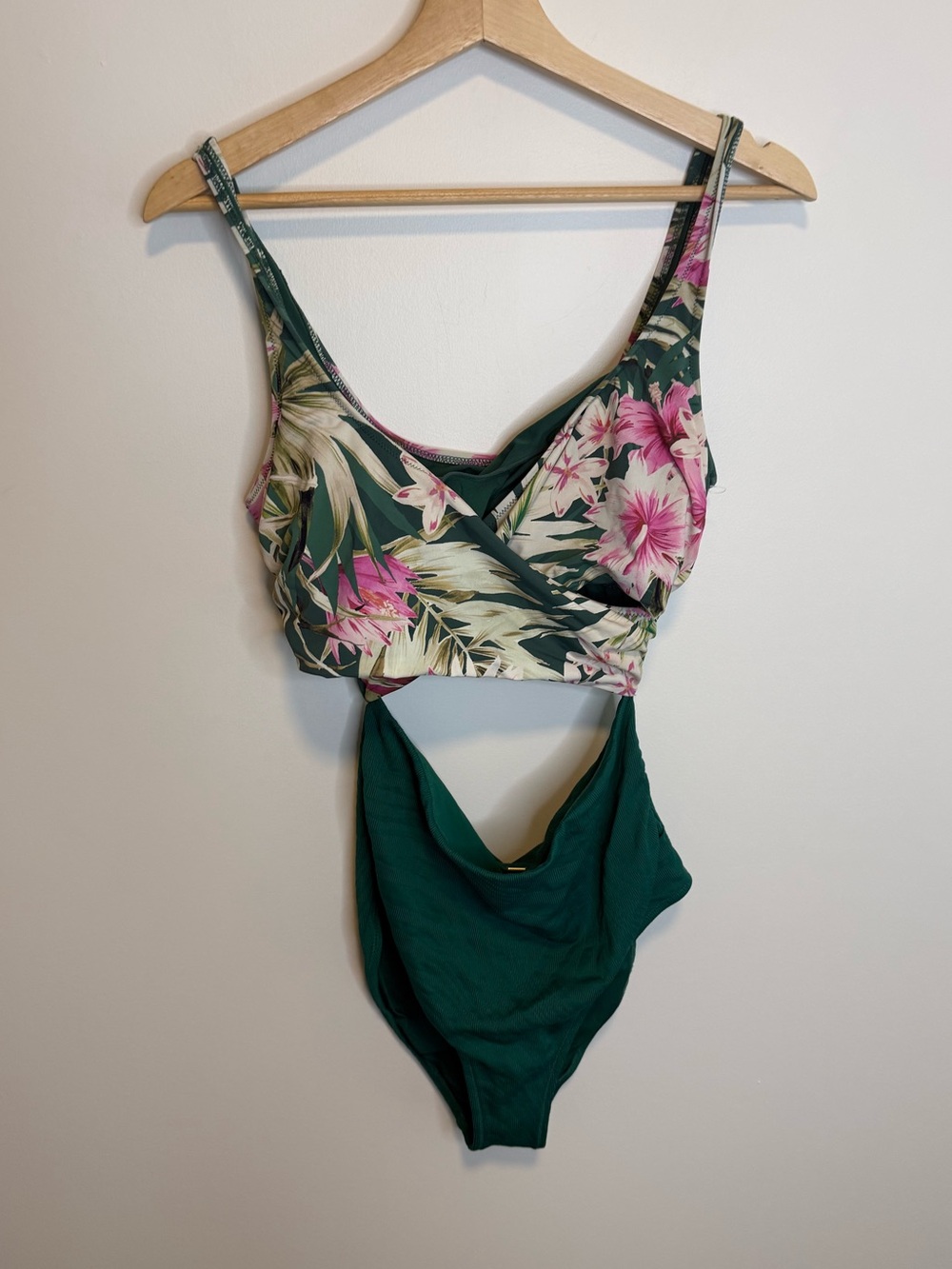 NWT Everyday Sunday one piece bathing suit green floral size 10